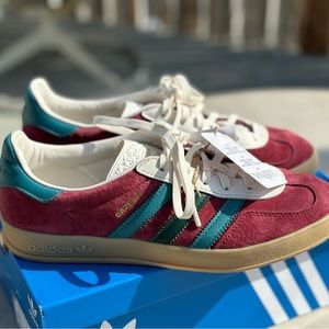Adidas Gazelle Collegiate Burgundy/Arctic
Fusion/Collegiate Green - M6.5/W7.5